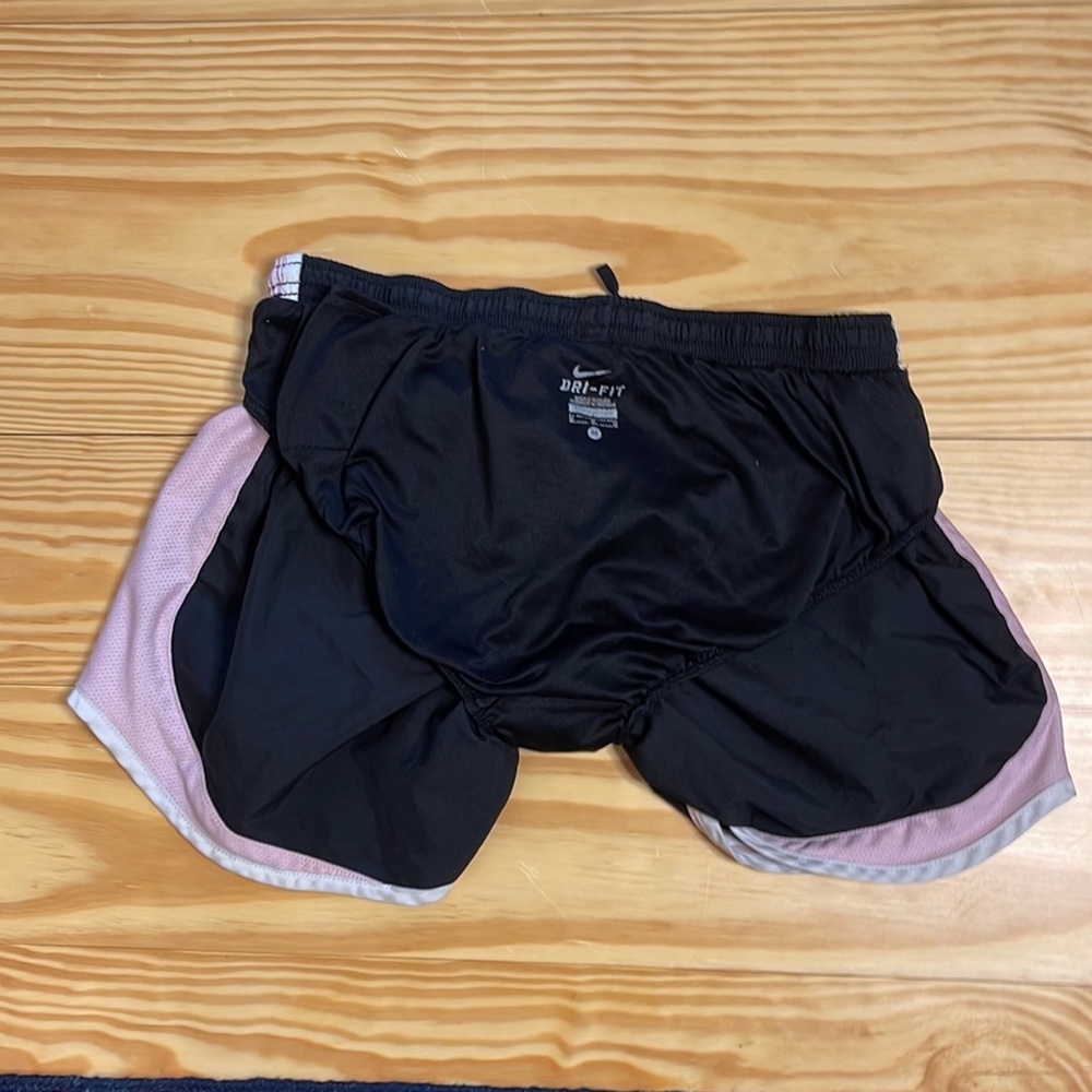 Nike Shorts - Picture 4 of 4